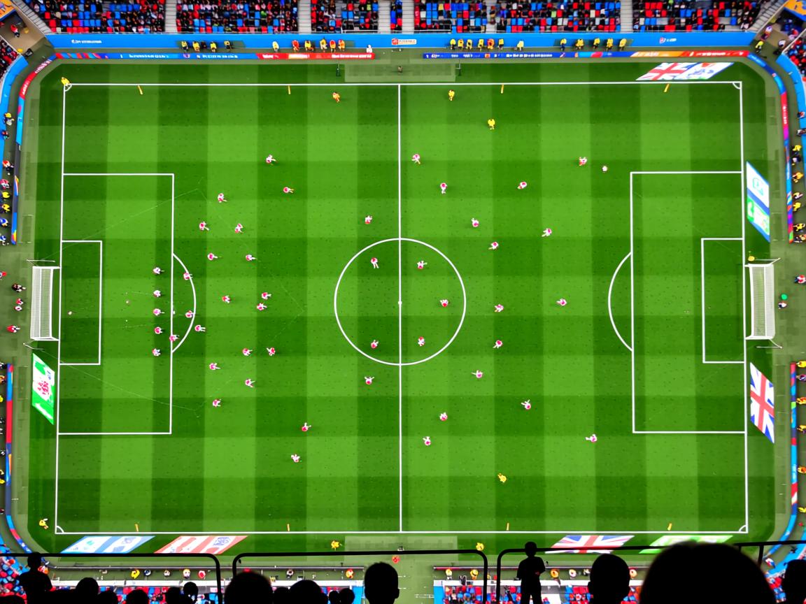 九游娱乐app-“快艇冲浪：东三叉湖赛场极速对决，飞驰水面成焦点”  第2张